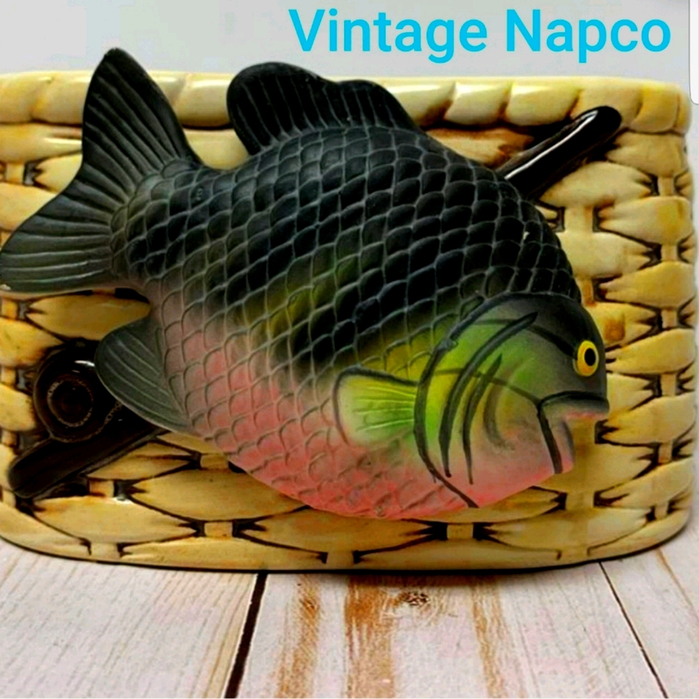 🌺Sale🌺Vintage Napco fishing basket